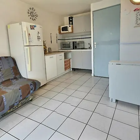 Pavillon Familial Dans Une Avec Piscine Proche Plage *